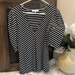 Frame v-neck t-shirt